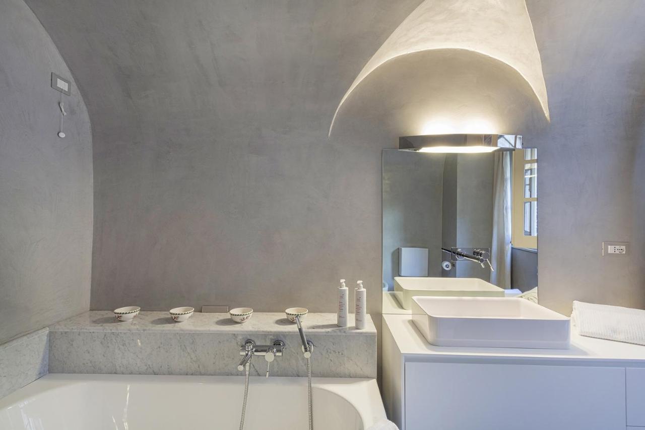 Garibaldi Glamorous Apartment By Wonderful Italy Генуа Екстериор снимка